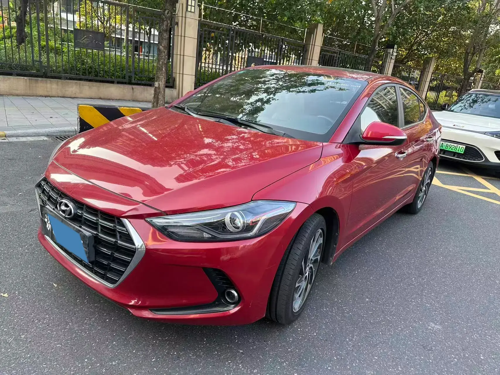 2019 HYUNDAI ELANTRA view 1
