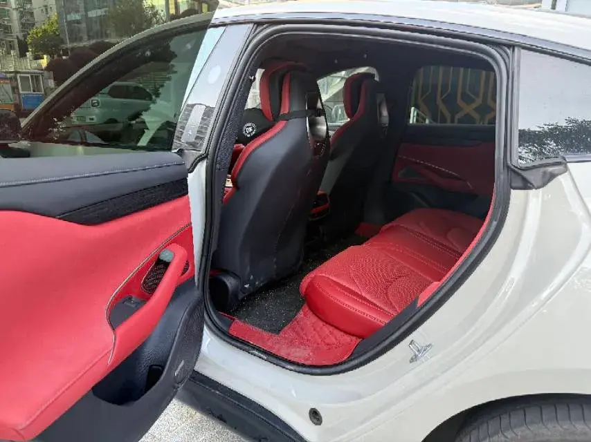 2024 MI SU7 thumbnail 4