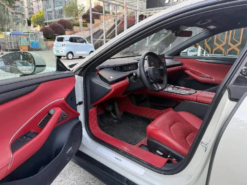 2024 MI SU7 thumbnail 3