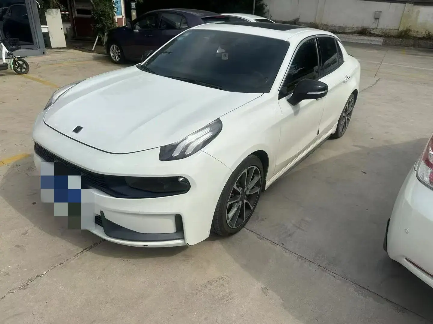 2018 LYNK&CO 03 view 1