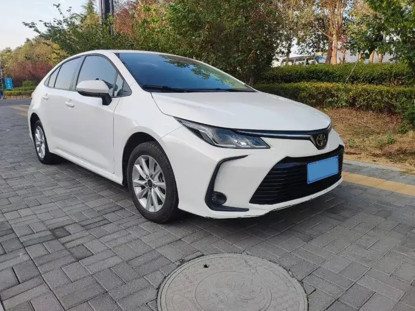 2021 TOYOTA COROLLA thumbnail 3