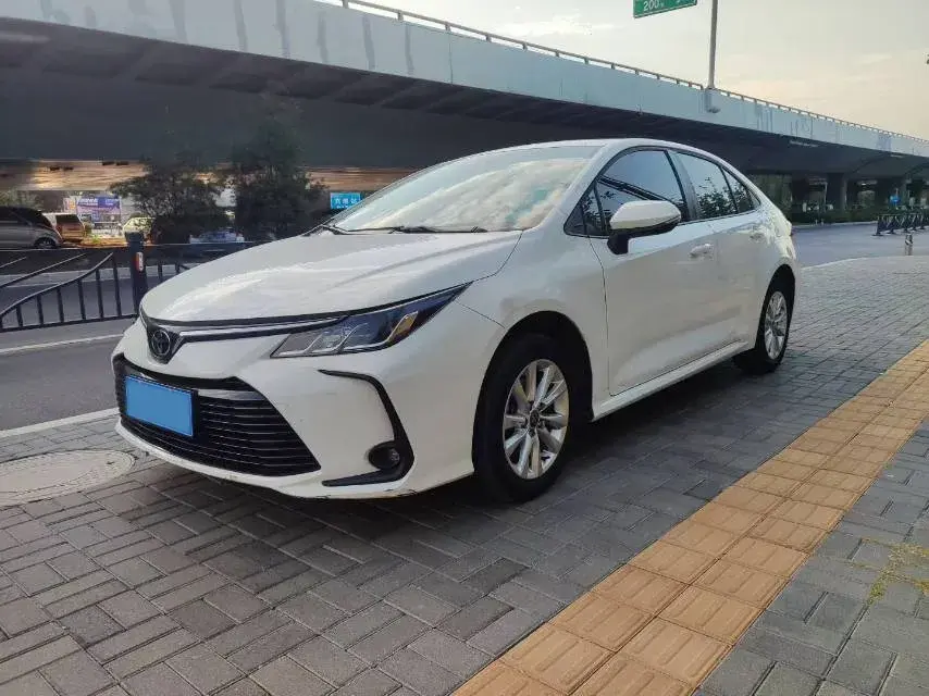 2021 TOYOTA COROLLA view 1