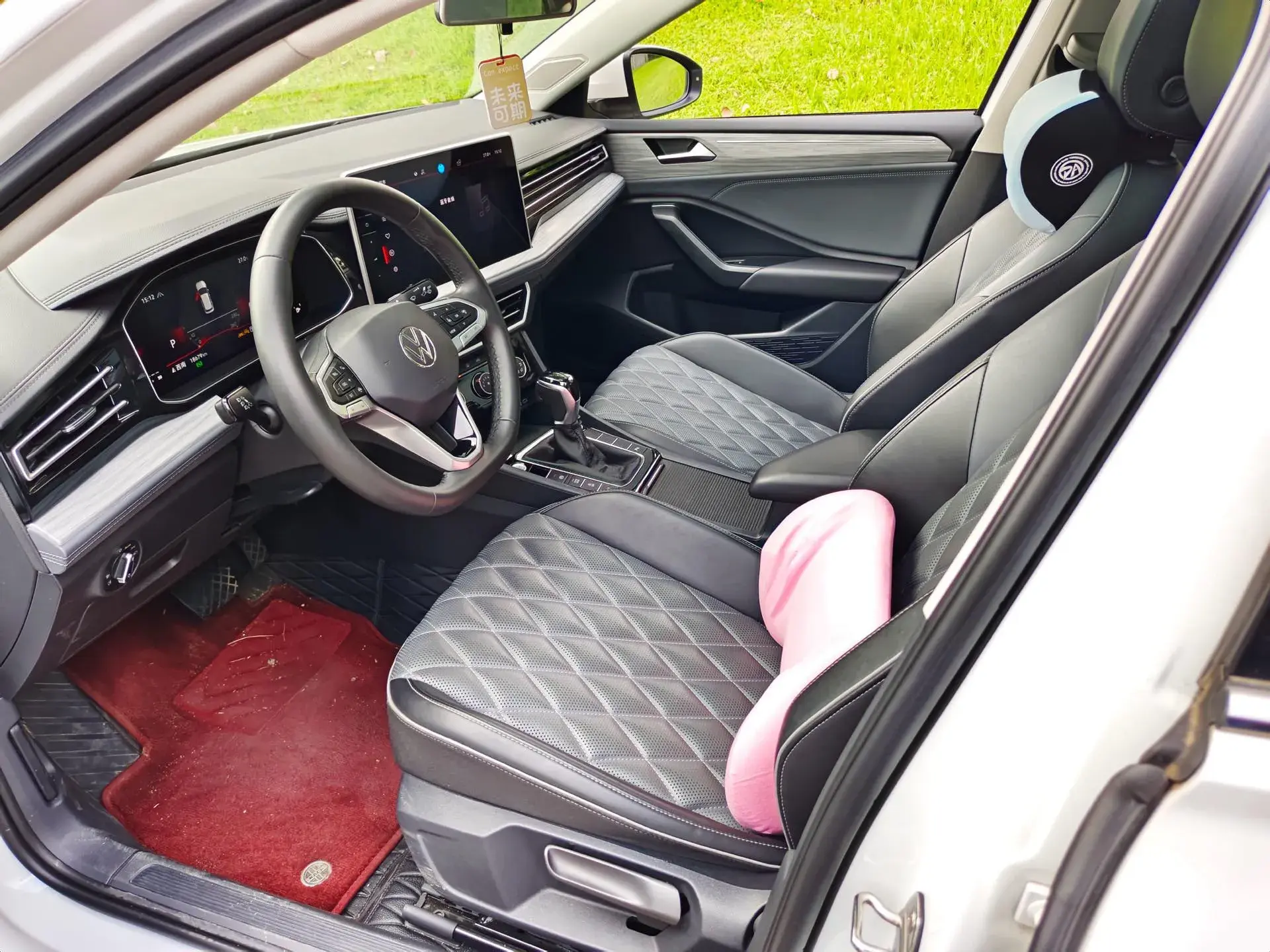 2023 VOLKSWAGEN SAGITAR thumbnail 4