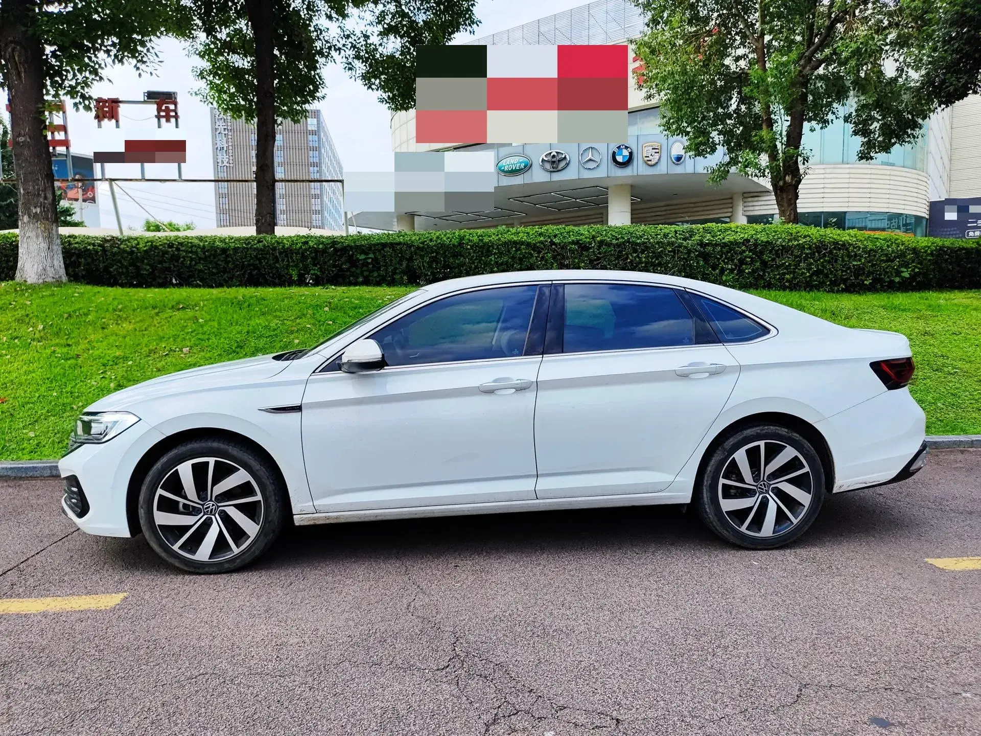 2023 VOLKSWAGEN SAGITAR thumbnail 2