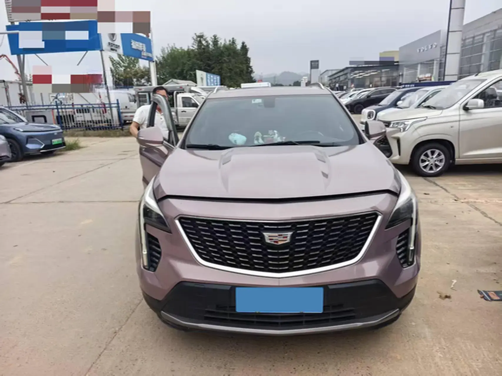 2021 CADILLAC XT4 thumbnail 4