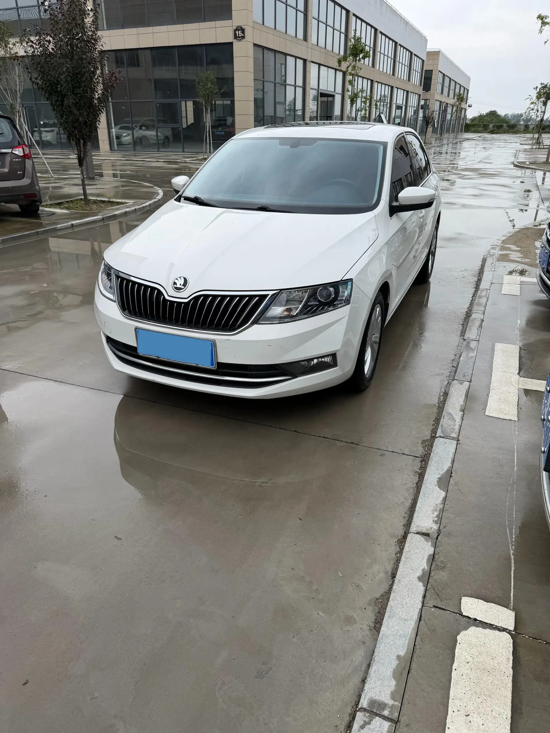 2019 SKODA RAPID view 1