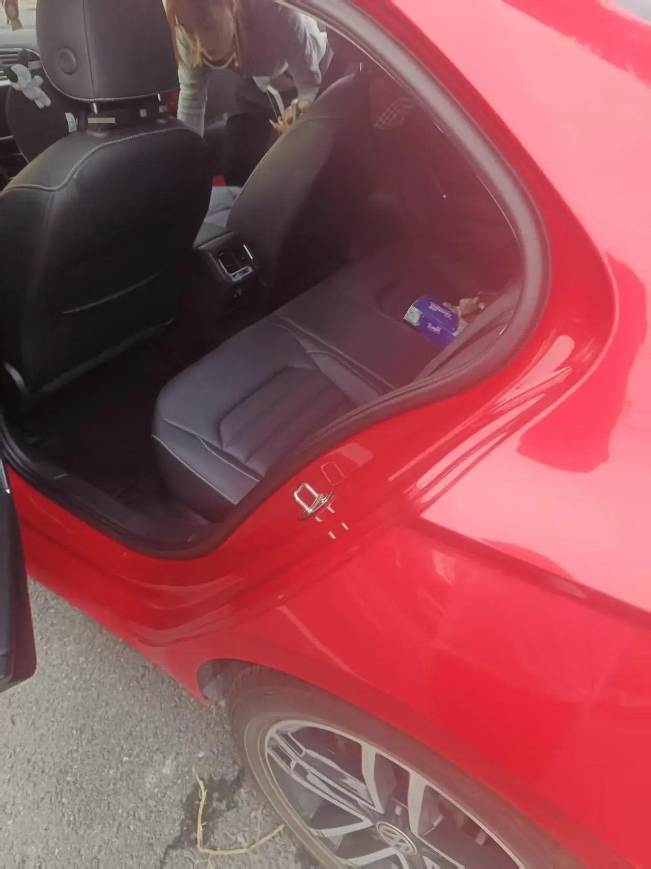 2021 VOLKSWAGEN LAMANDO thumbnail 4