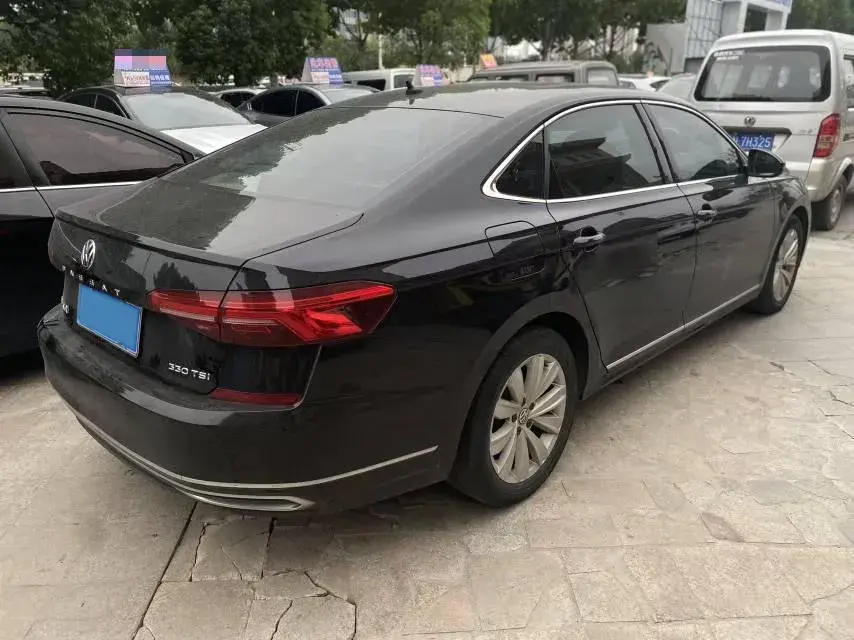2019 VOLKSWAGEN PASSAT thumbnail 4