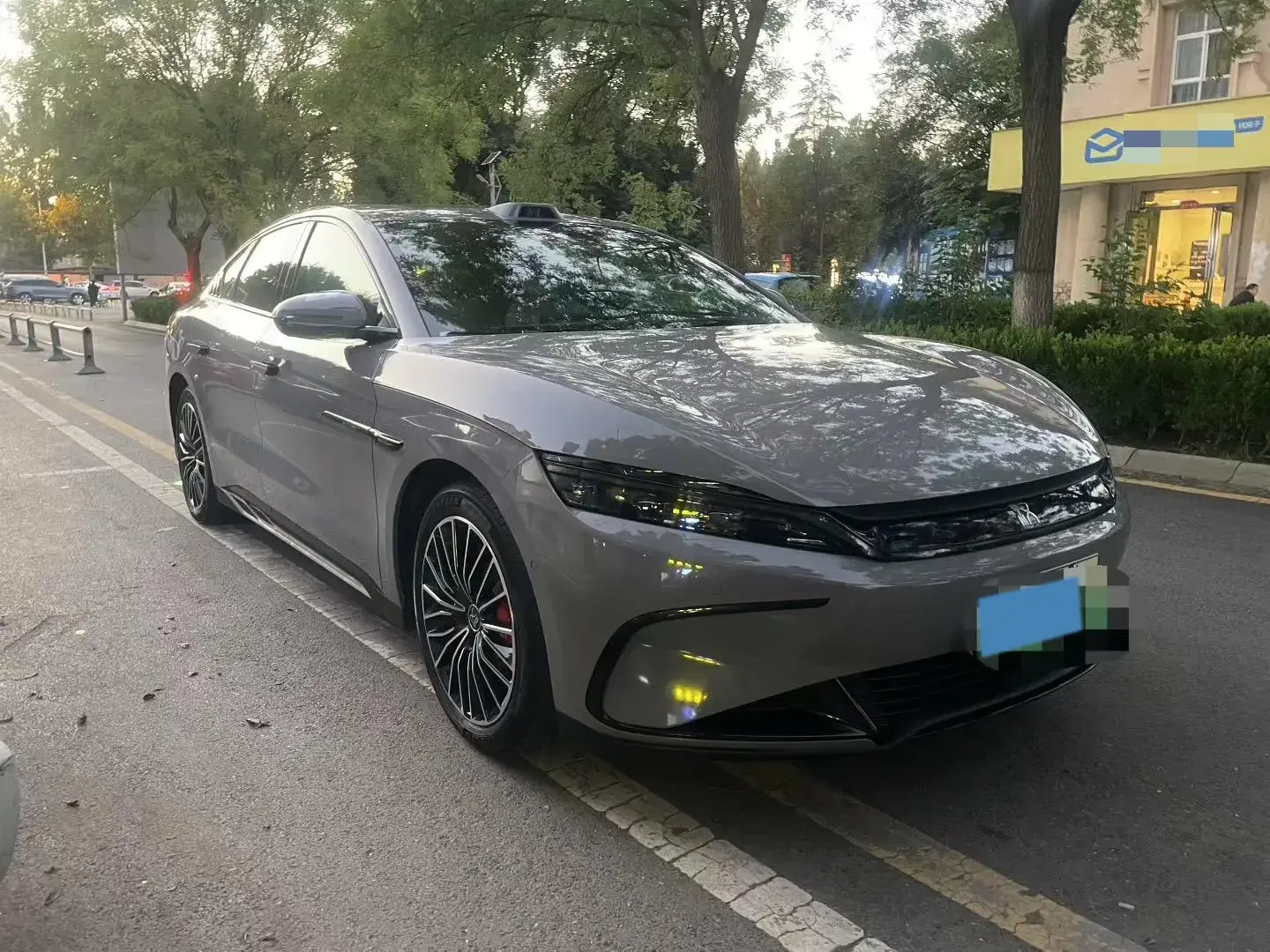 2025 BYD HAN thumbnail 3