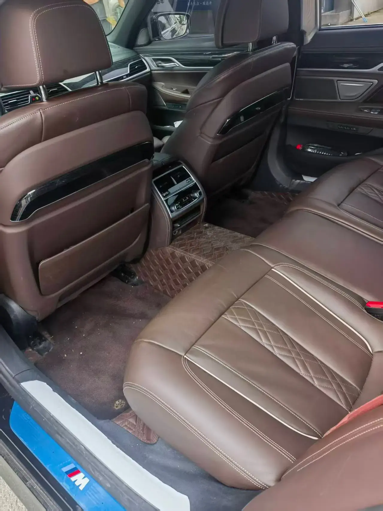 2021 BMW 7 thumbnail 3