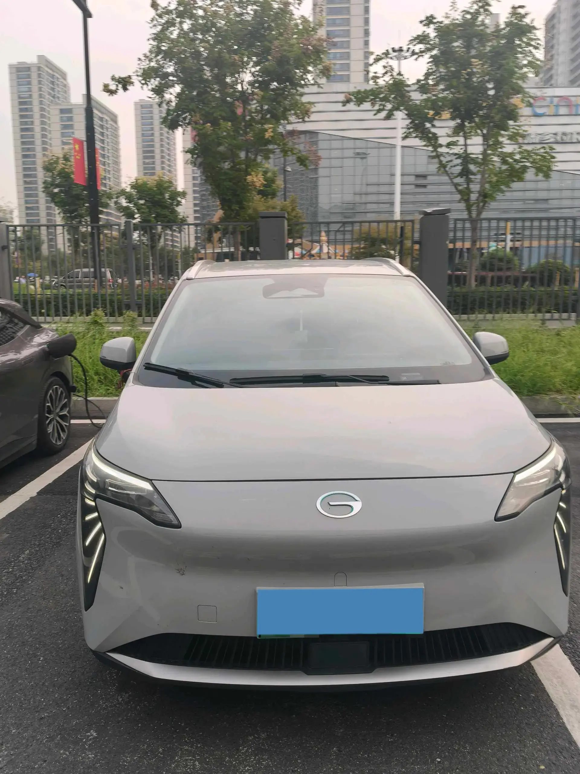 2023 AION Y thumbnail 3