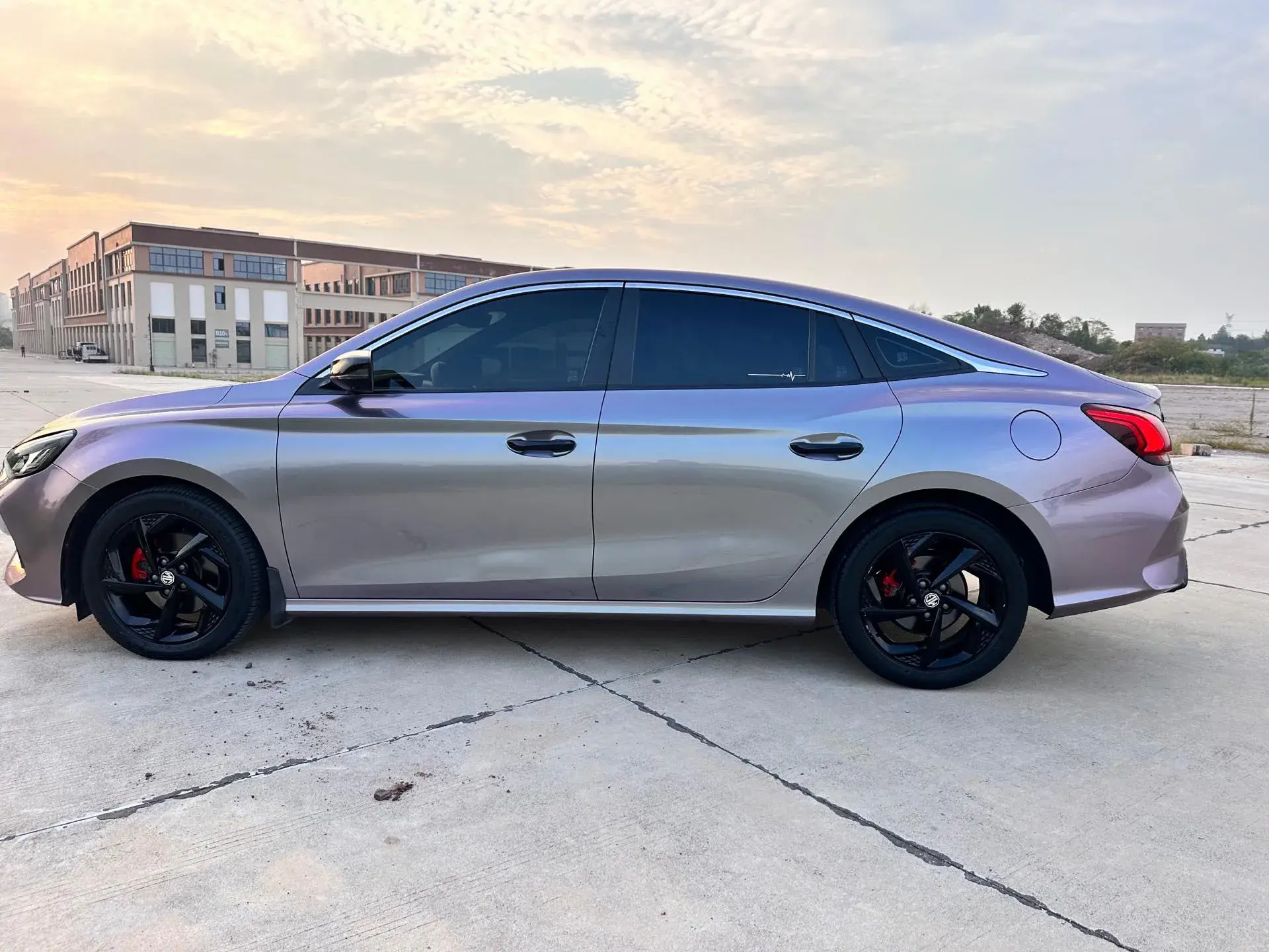 2021 MG 5 thumbnail 3