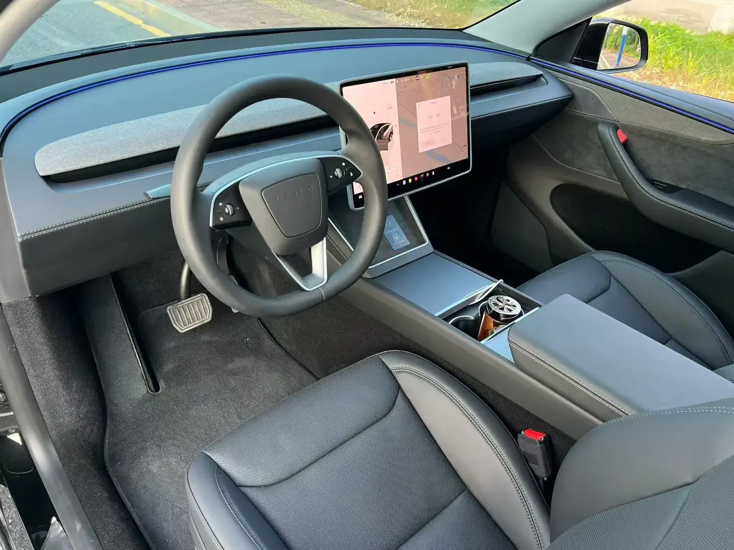 2025 TESLA MODEL thumbnail 4