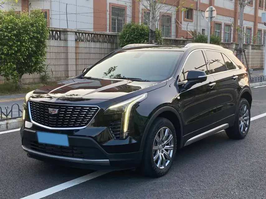 2021 CADILLAC XT4 view 1