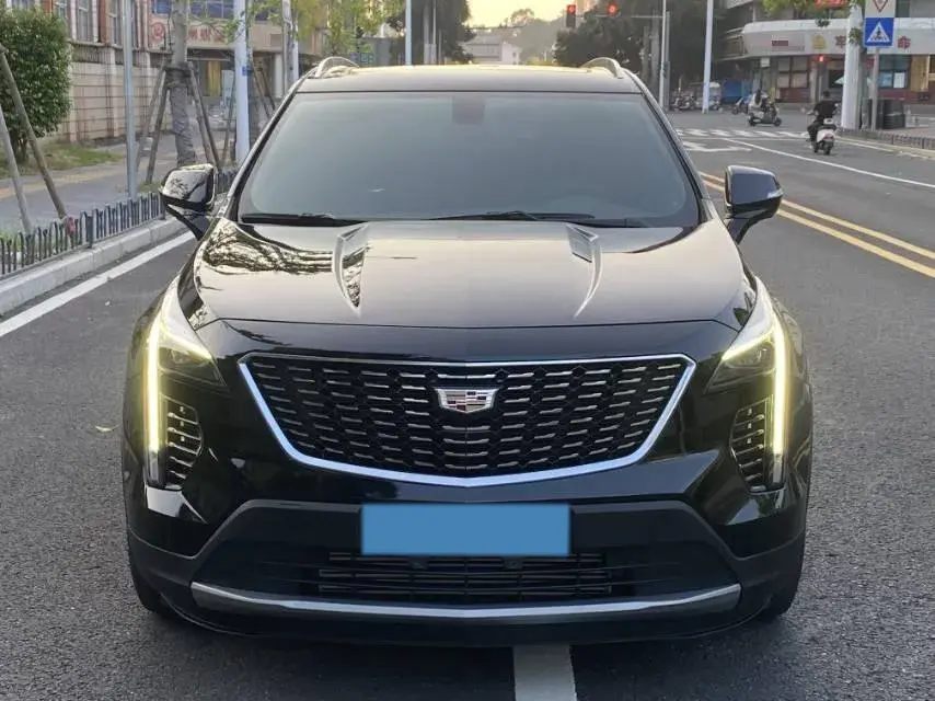 2021 CADILLAC XT4 thumbnail 2