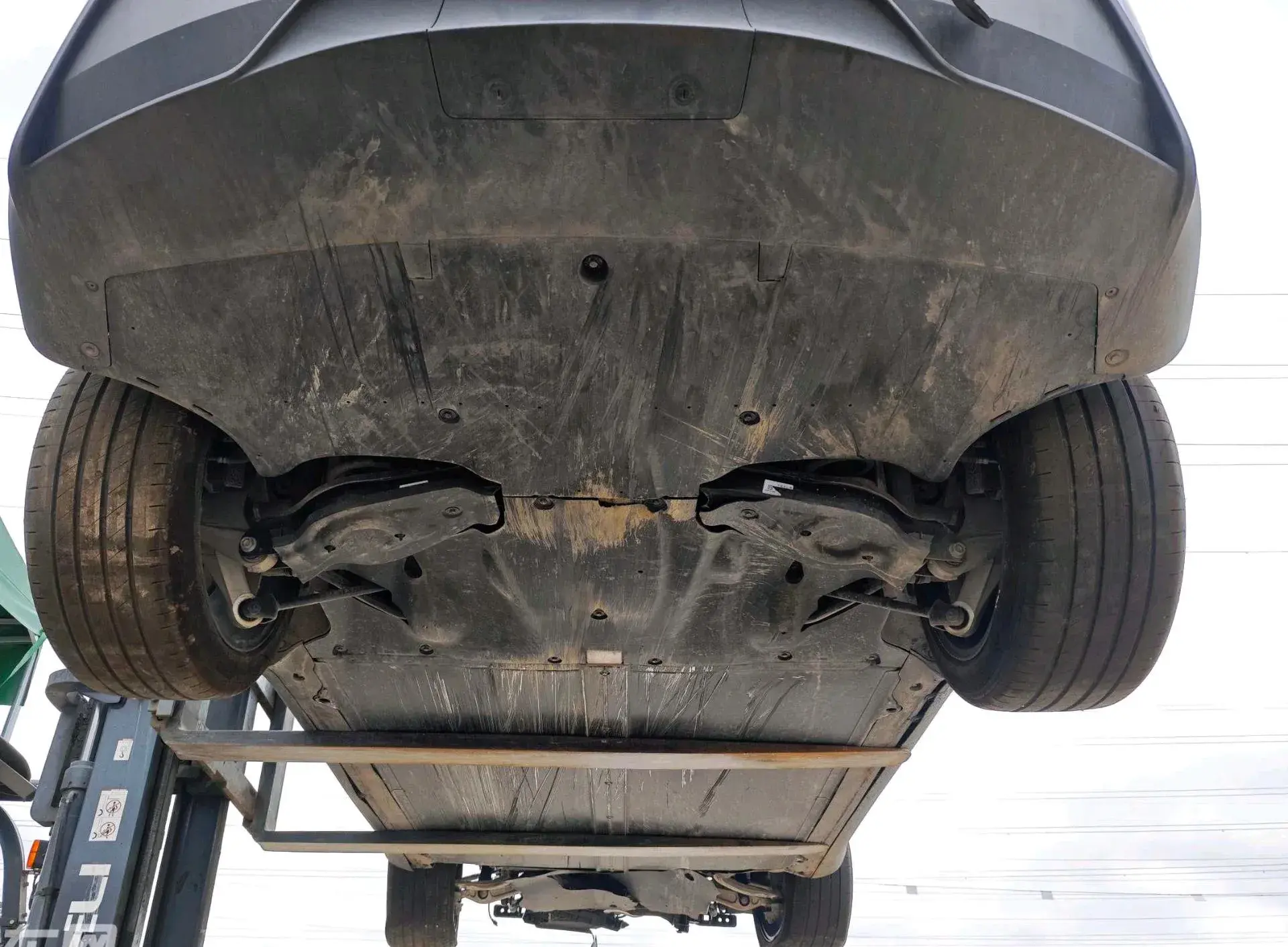 2025 TESLA MODEL thumbnail 3