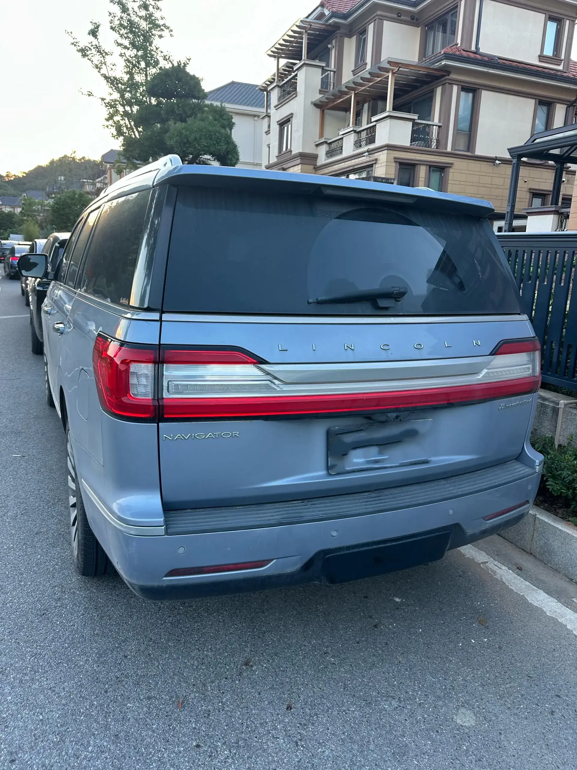 2019 LINCOLN NAVIGATOR thumbnail 2