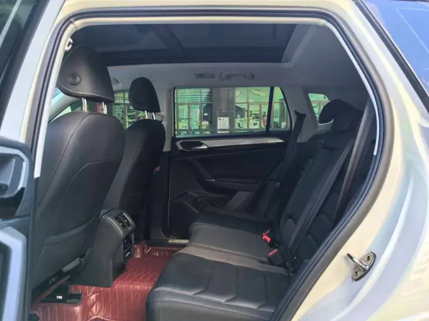 2022 VOLKSWAGEN TAYRON thumbnail 4