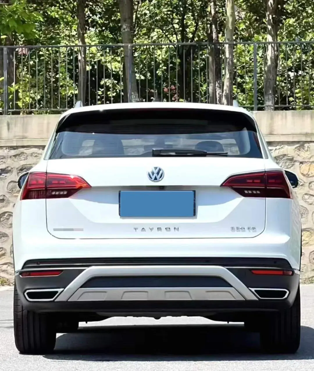 2022 VOLKSWAGEN TAYRON thumbnail 2
