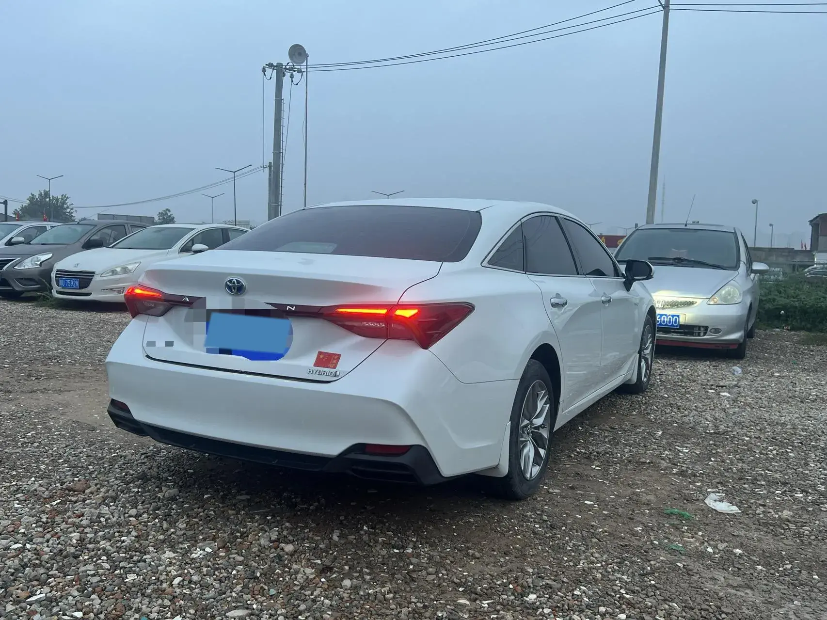 2019 TOYOTA AVALON thumbnail 3
