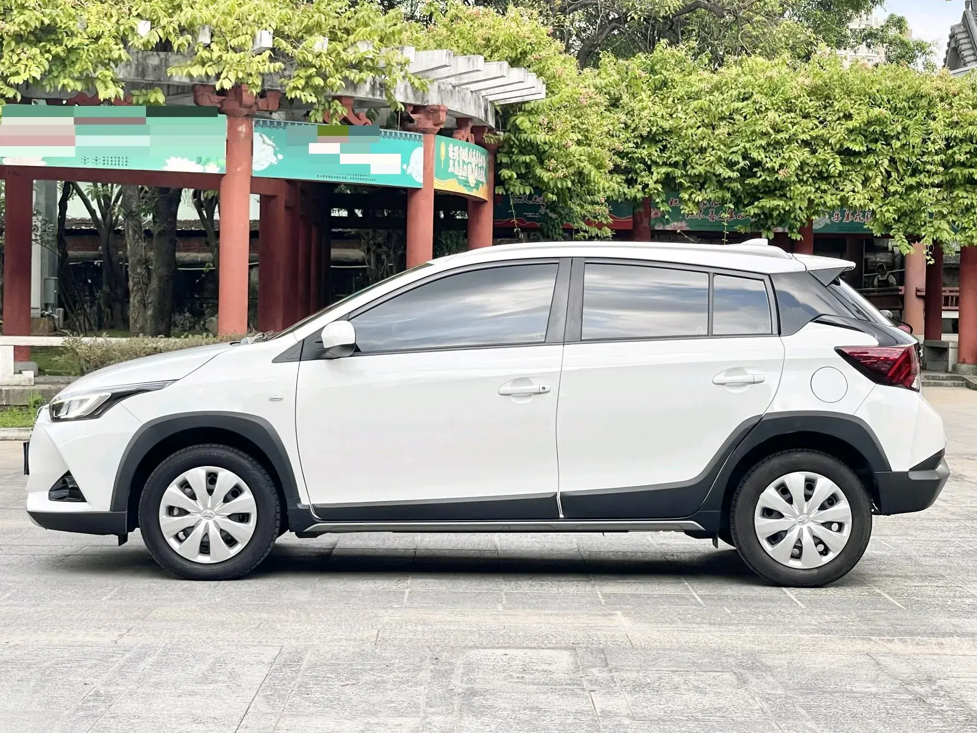 2022 TOYOTA YARIS thumbnail 3