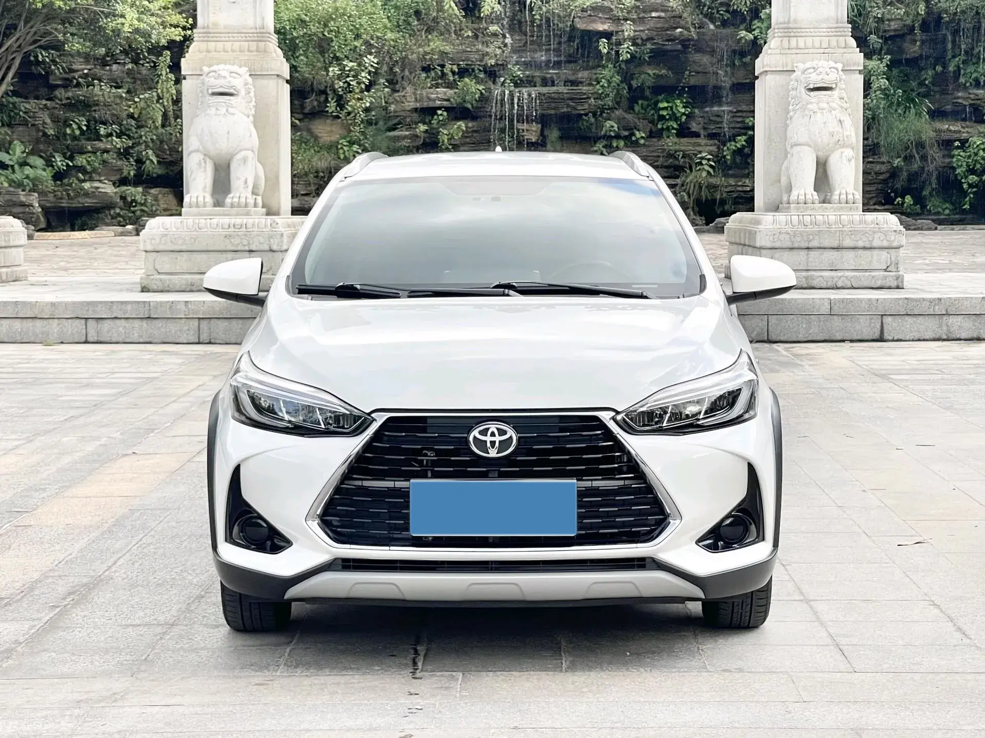 2022 TOYOTA YARIS thumbnail 2