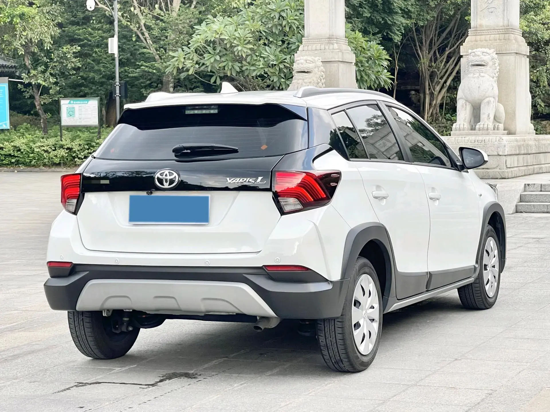 2022 TOYOTA YARIS thumbnail 4