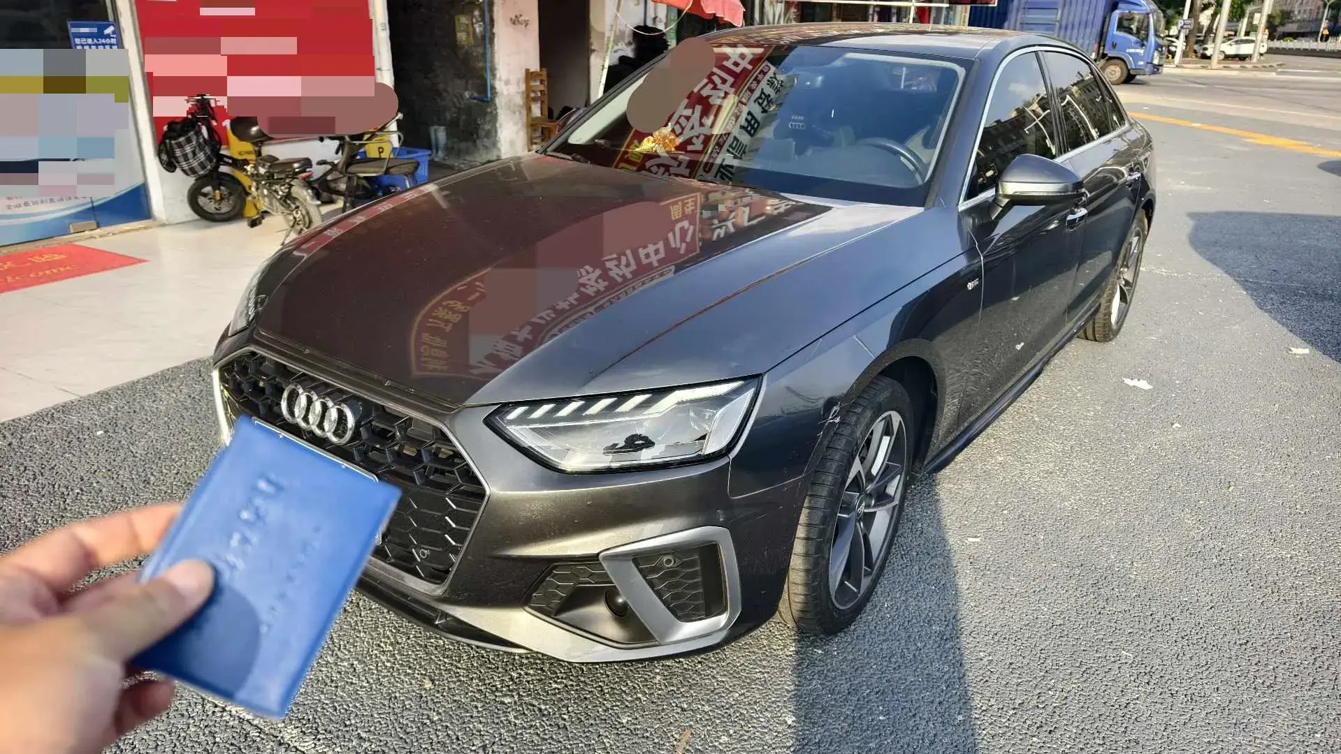 2020 AUDI A4L view 1