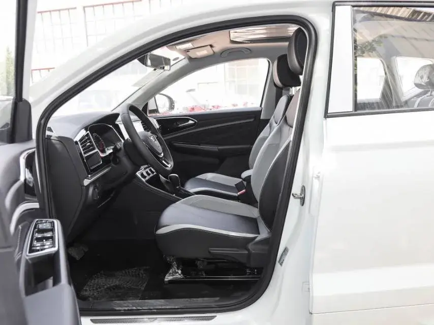 2024 JETTA VS5 thumbnail 3