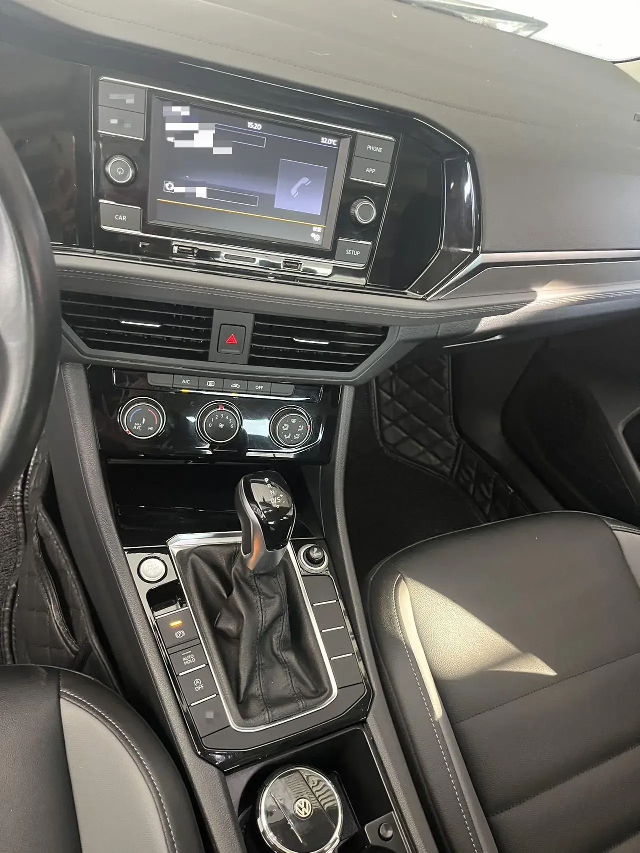 2020 VOLKSWAGEN SAGITAR thumbnail 4