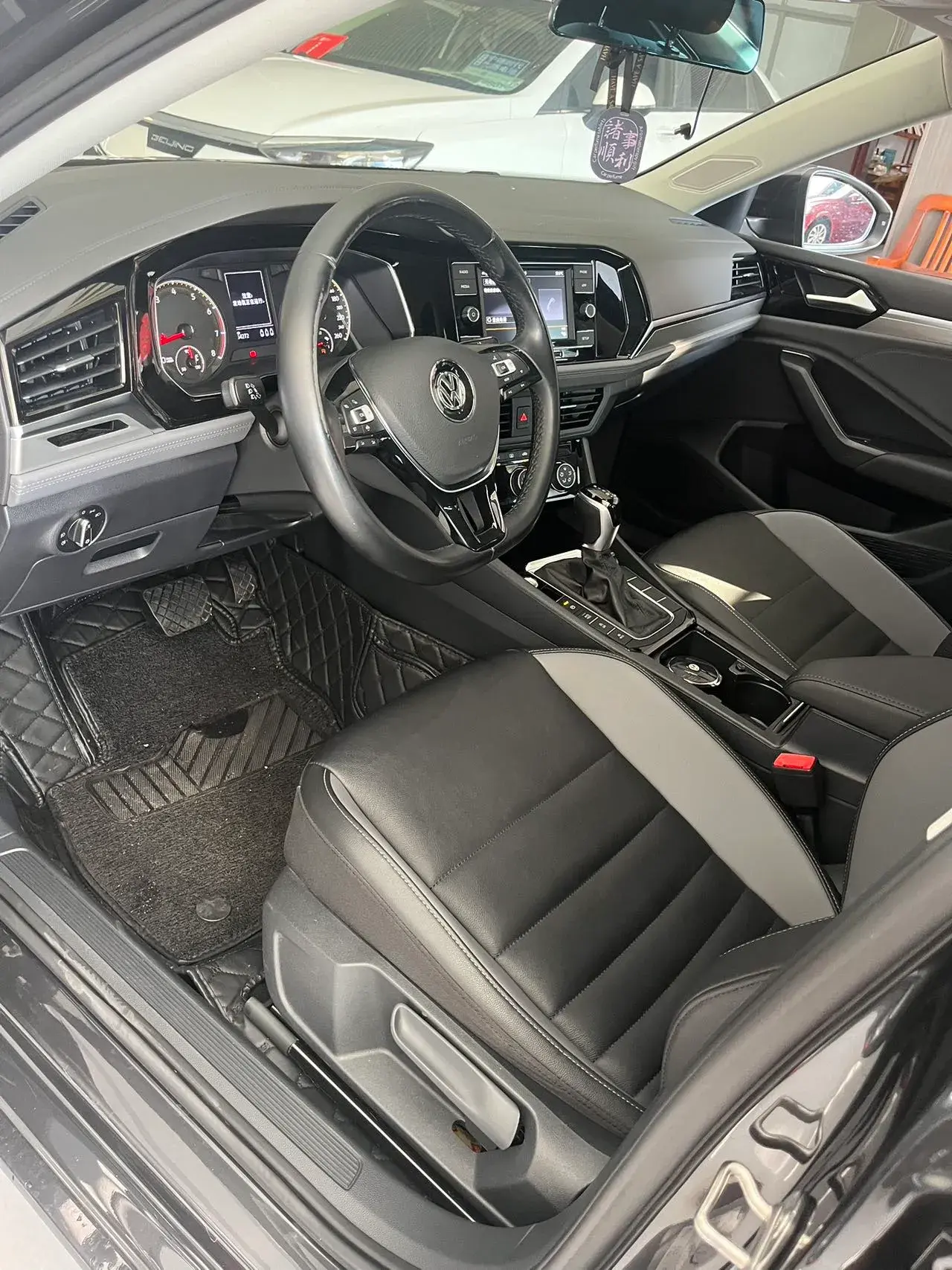 2020 VOLKSWAGEN SAGITAR thumbnail 2