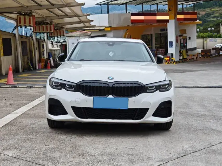 2022 BMW 3 thumbnail 2