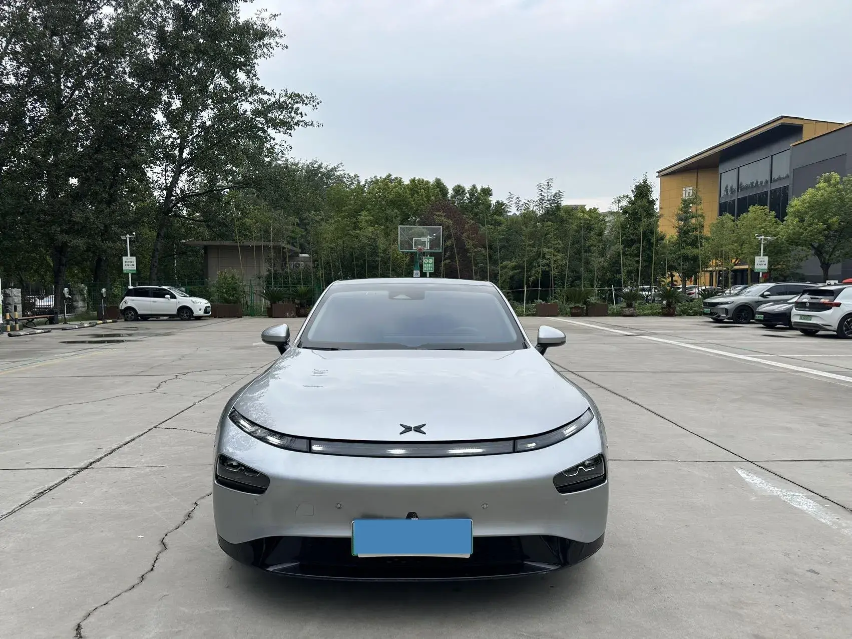 2020 XPENG P7 thumbnail 2