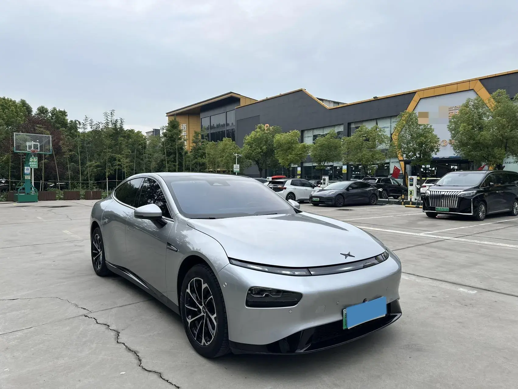 2020 XPENG P7 thumbnail 3