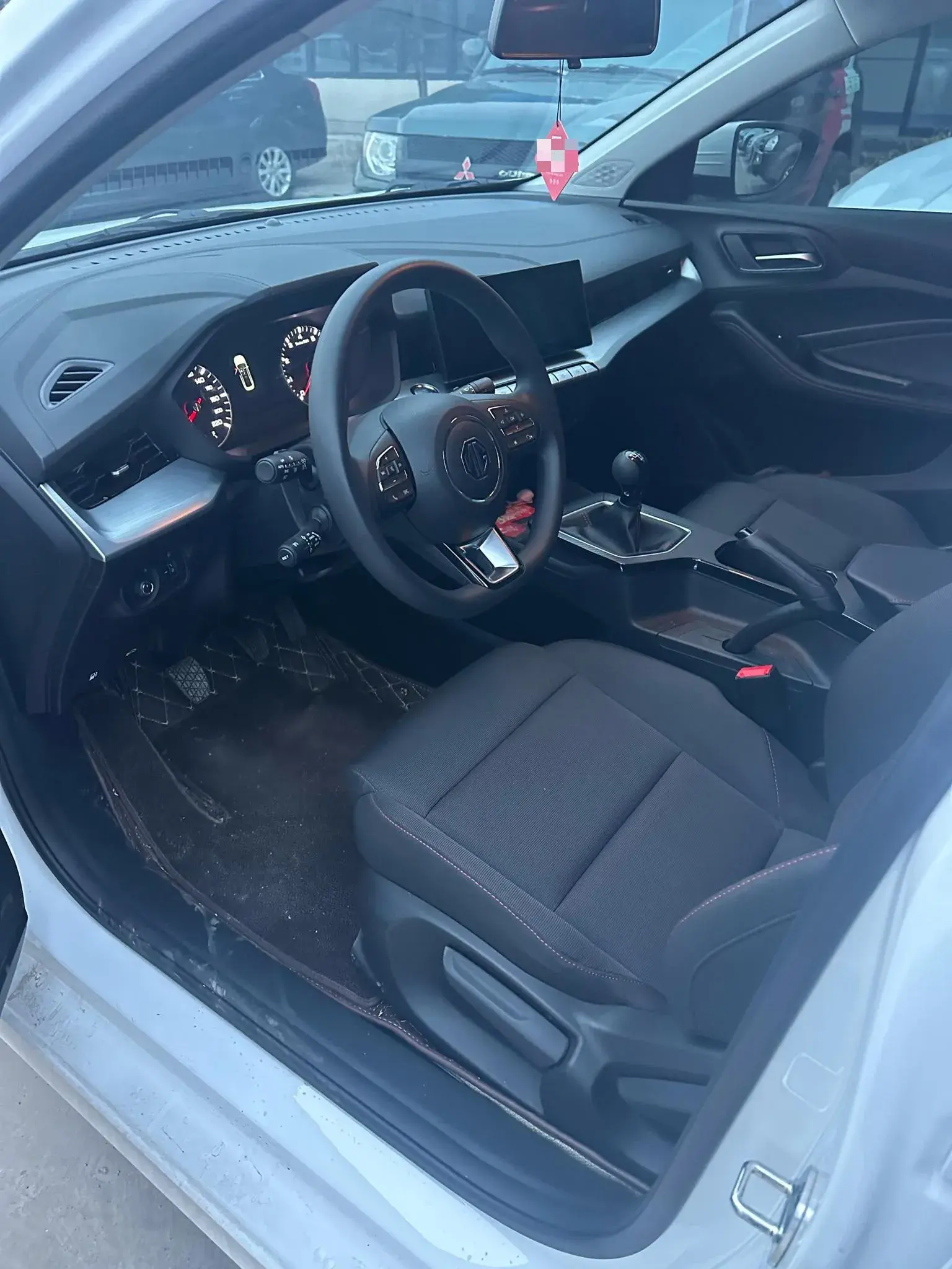 2023 MG 5 thumbnail 2