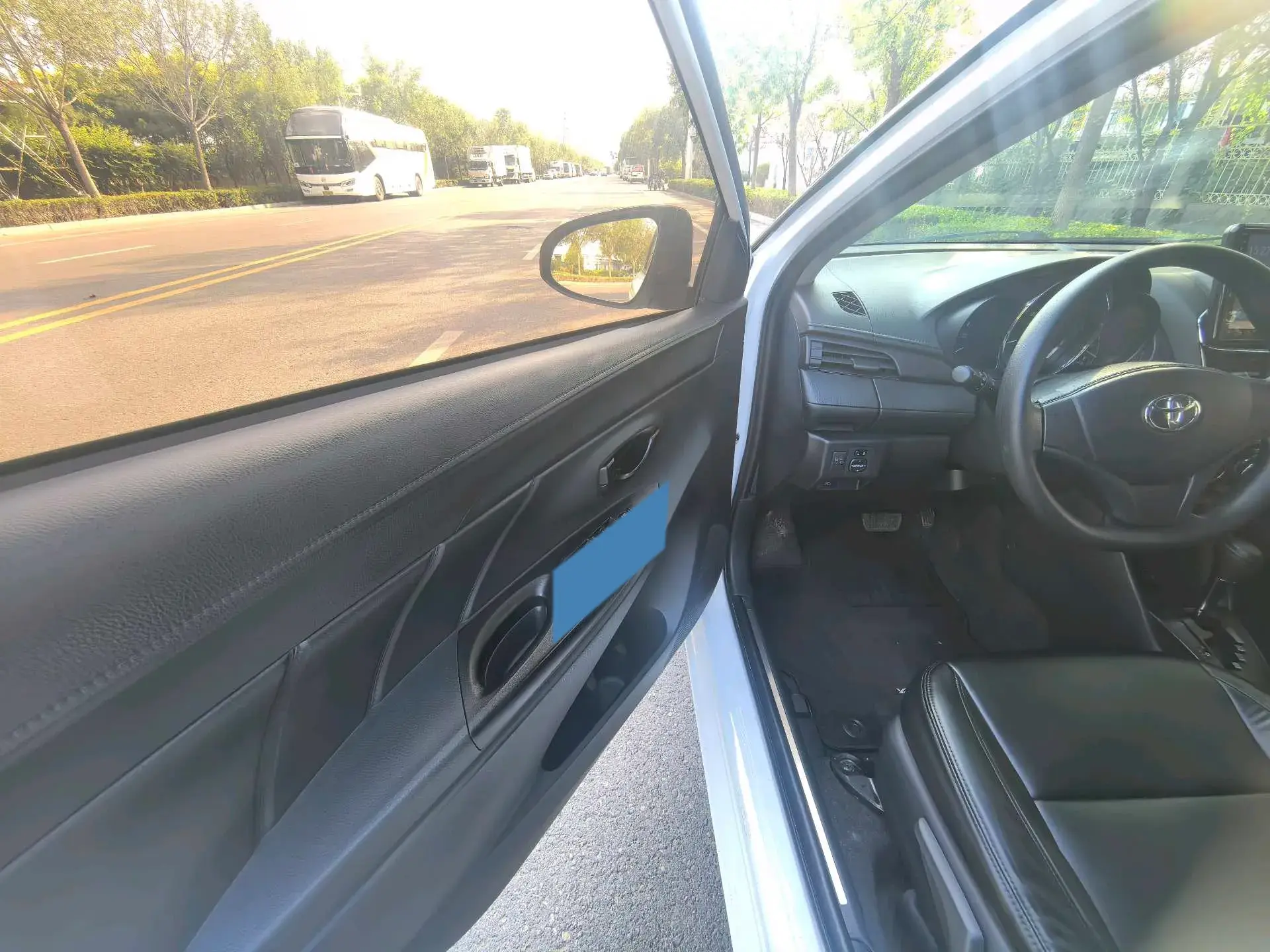 2021 TOYOTA YARIS thumbnail 4