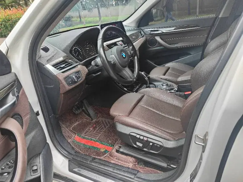2020 BMW X1 thumbnail 4