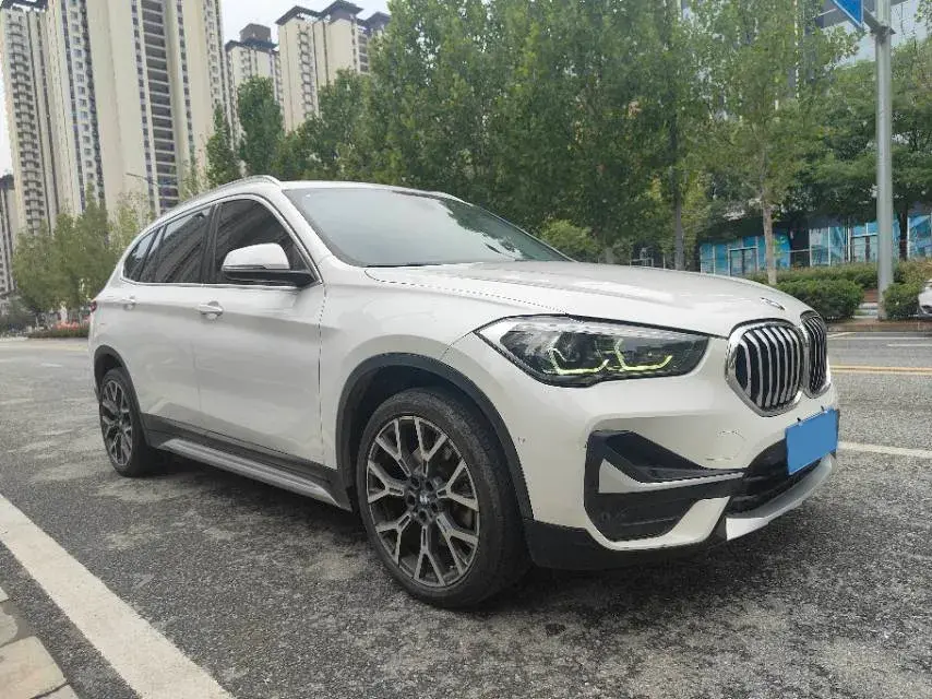 2020 BMW X1 thumbnail 2