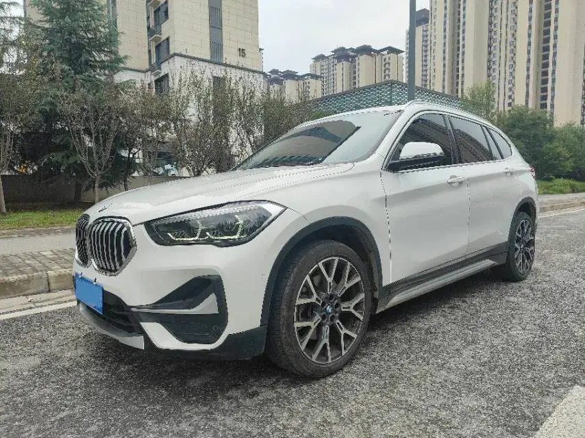 2020 BMW X1 view 1