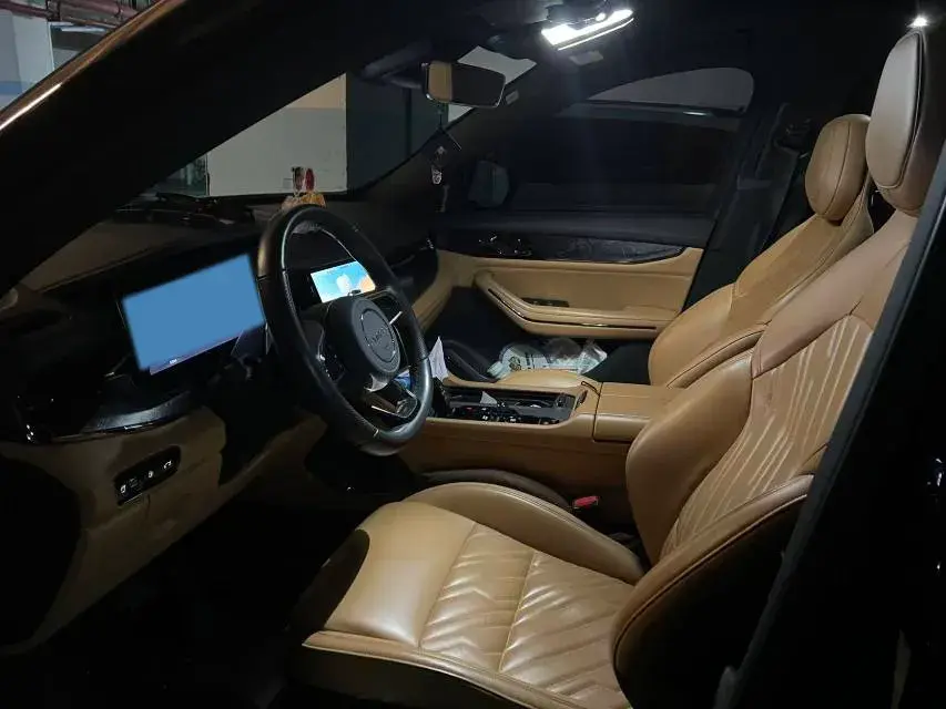 2021 LYNK&CO 09 thumbnail 4