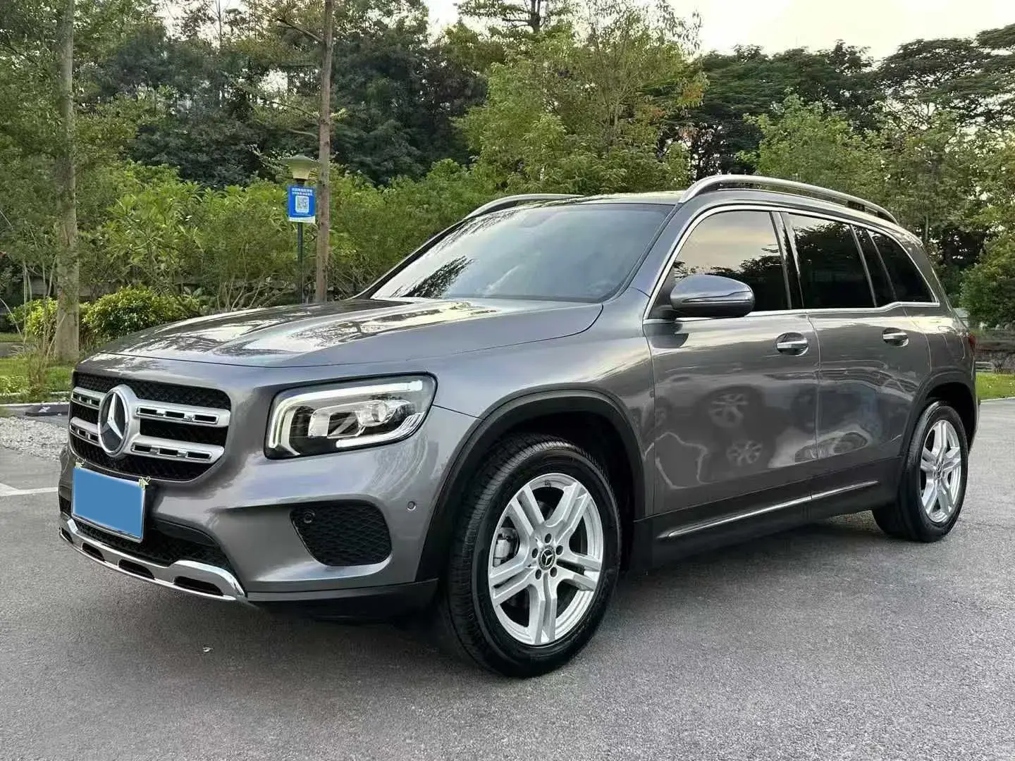 2021 MERCEDES-BENZ GLB view 1