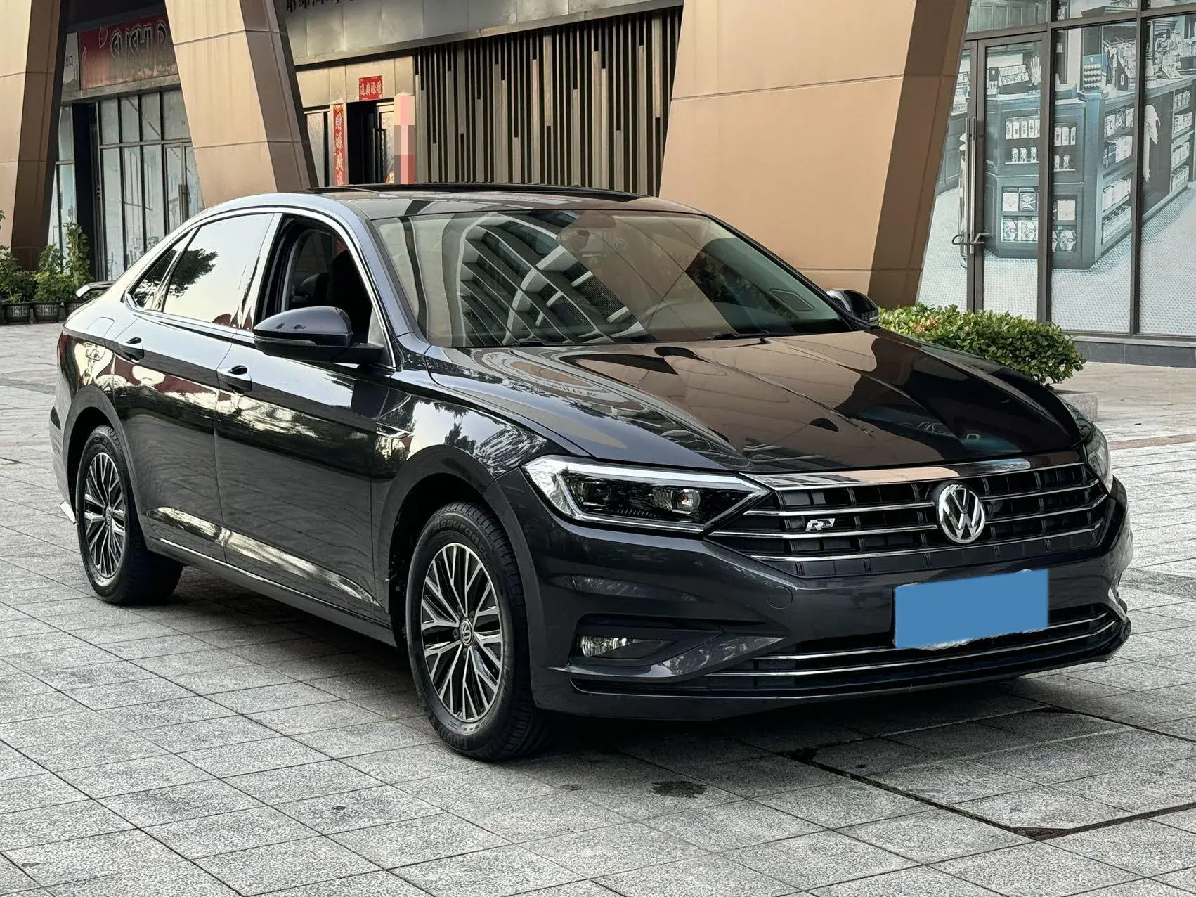 2019 VOLKSWAGEN SAGITAR thumbnail 3