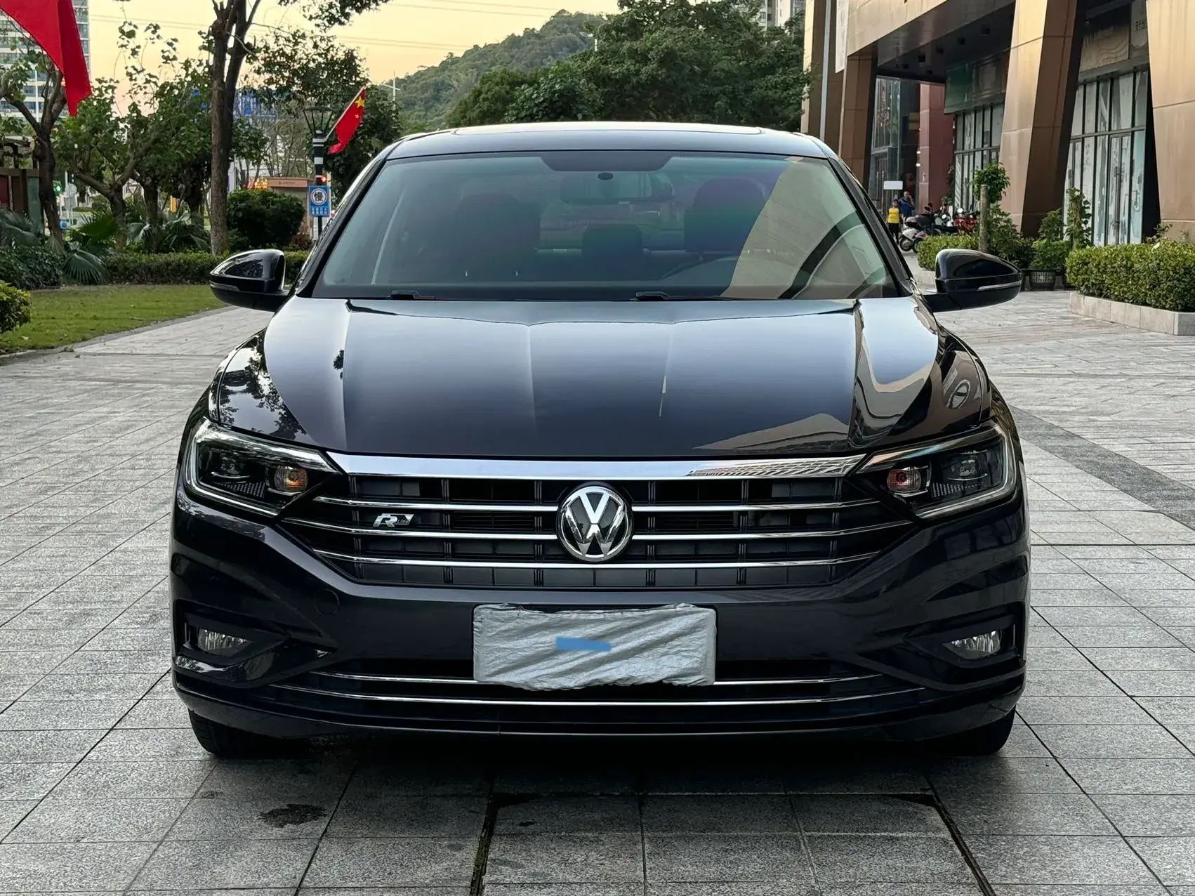 2019 VOLKSWAGEN SAGITAR thumbnail 2