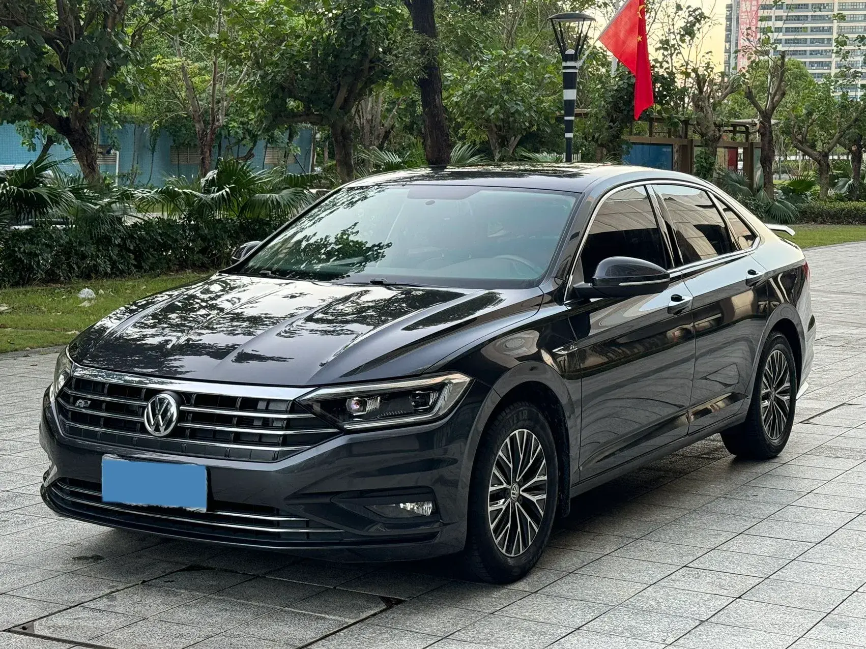 2019 VOLKSWAGEN SAGITAR view 1