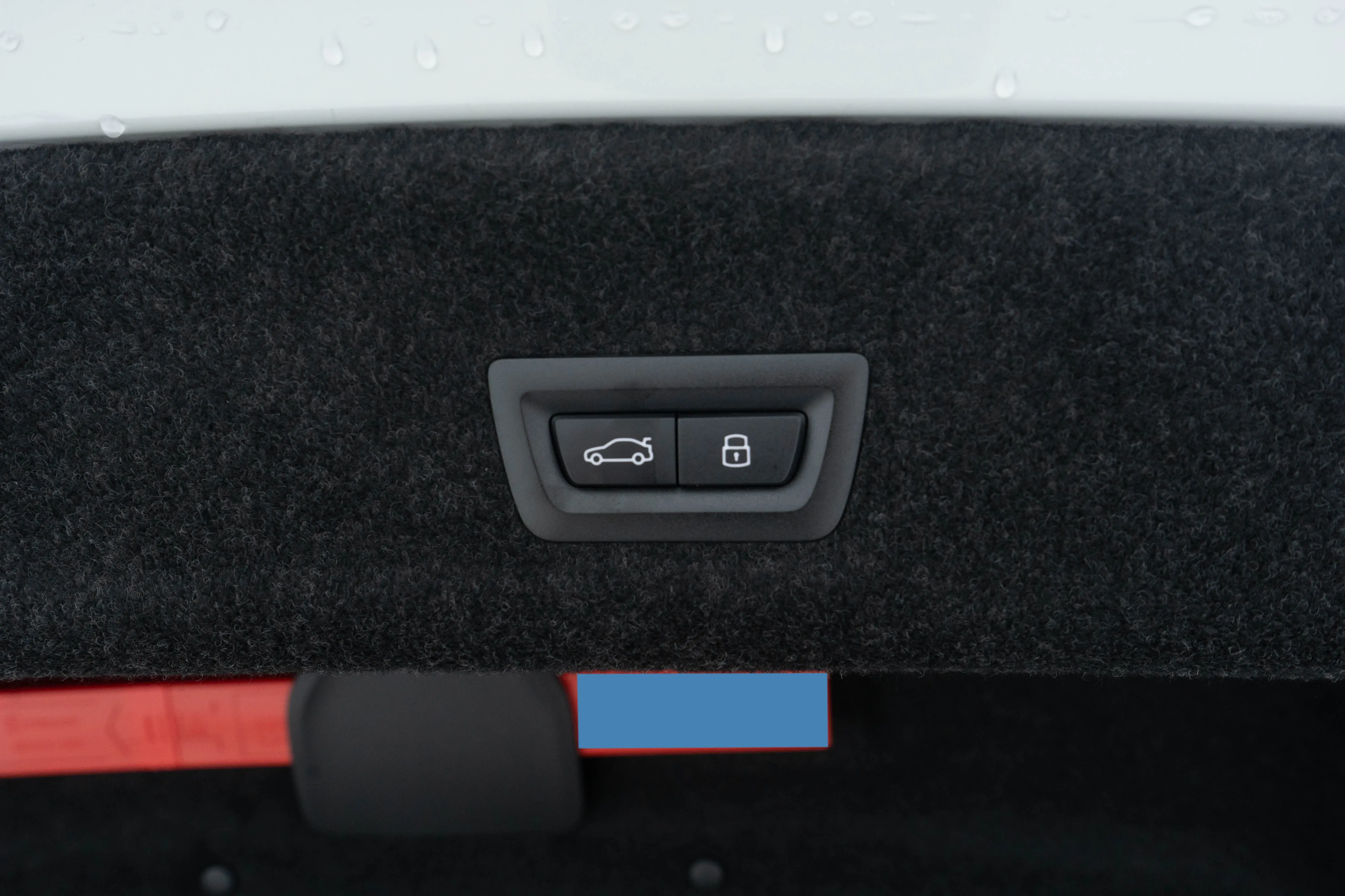 2025 BMW 3 thumbnail 3