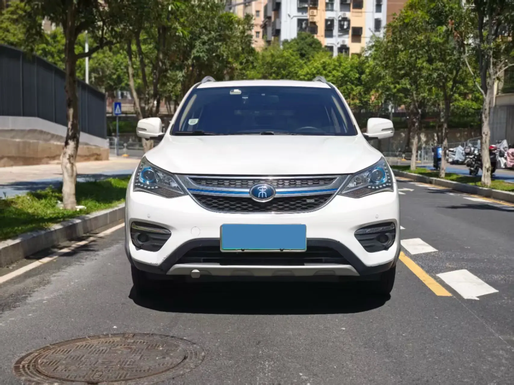 2017 BYD SONG thumbnail 3