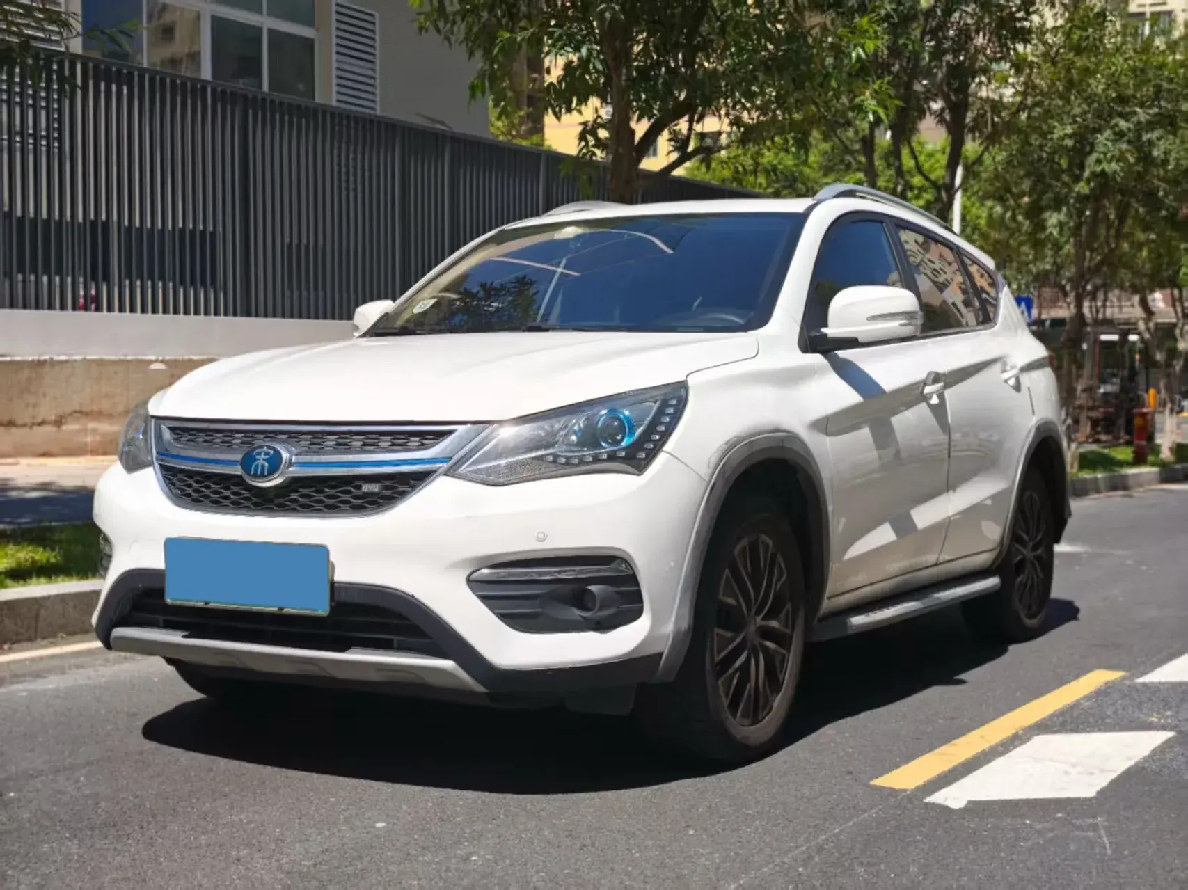 2017 BYD SONG view 1