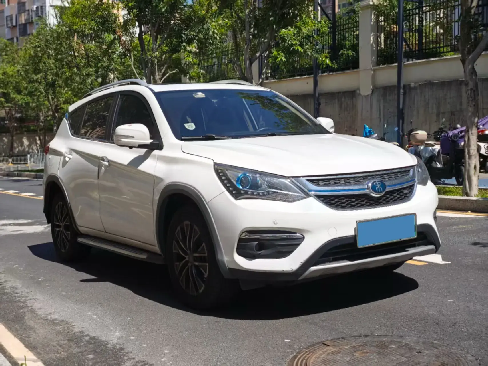 2017 BYD SONG thumbnail 2