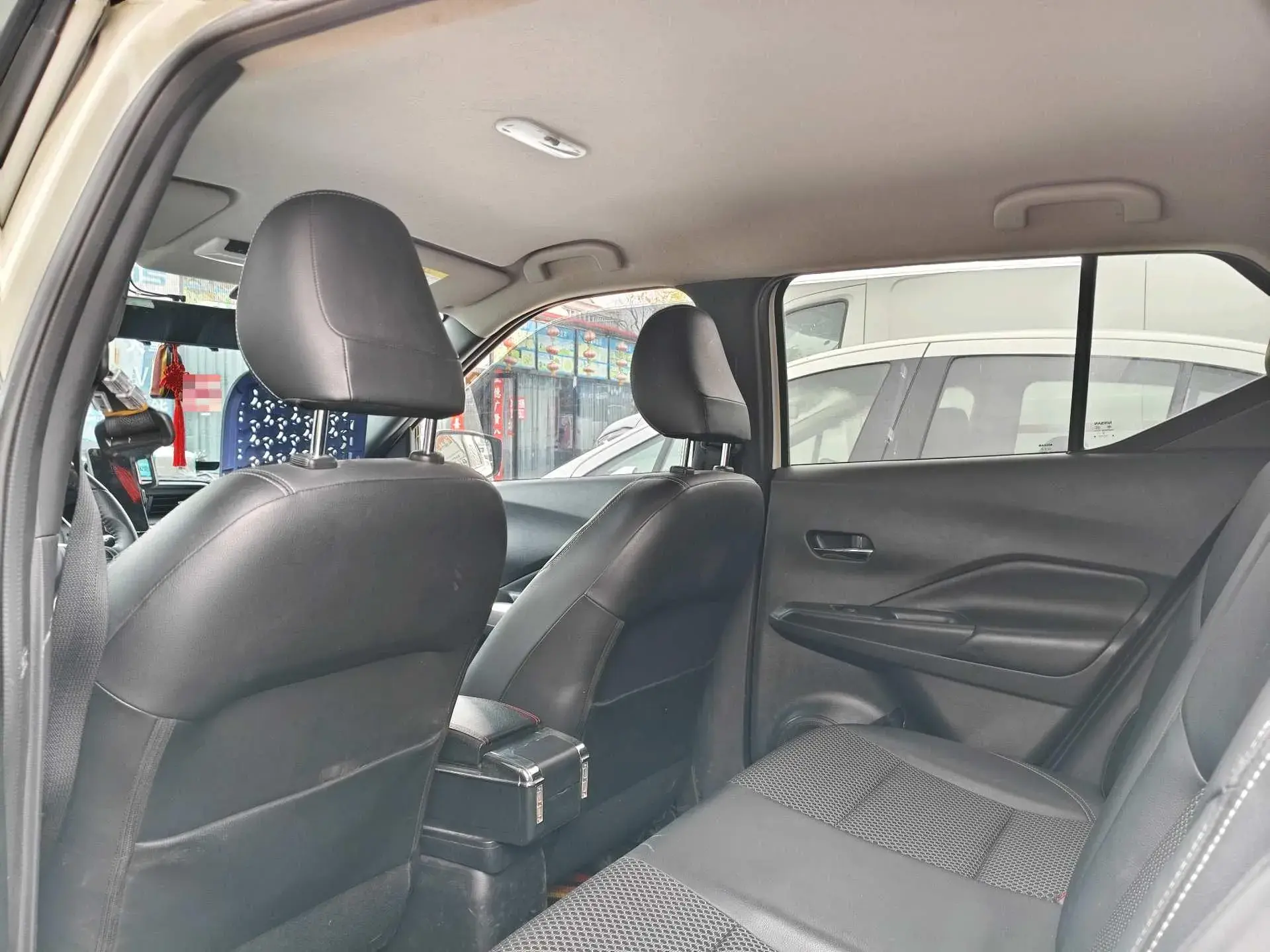 2019 NISSAN KICKS thumbnail 4