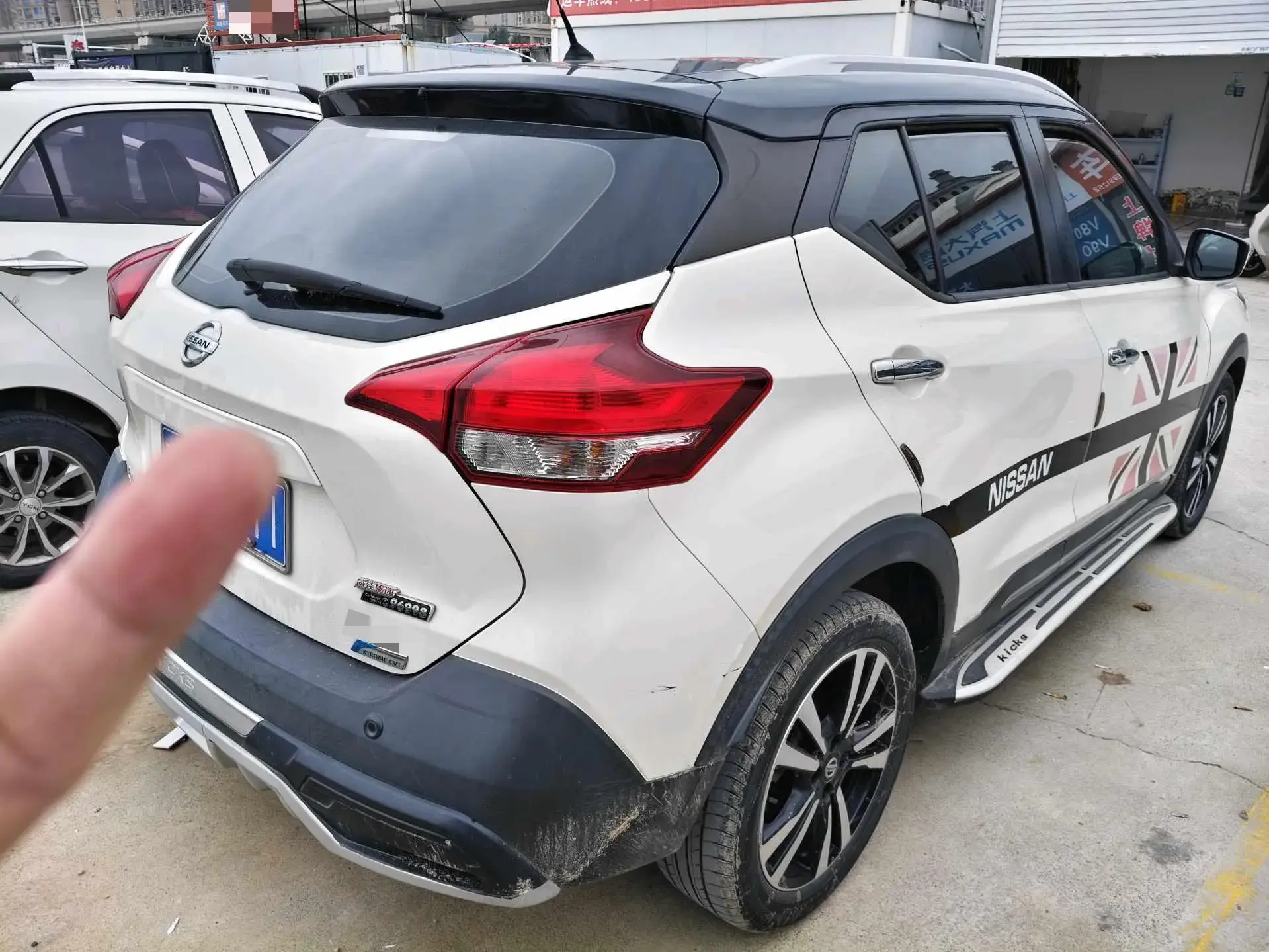 2019 NISSAN KICKS thumbnail 2